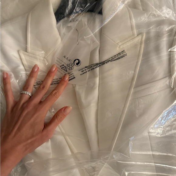 A.L.C white suit size 2. Brand NWT - Picture 6 of 7